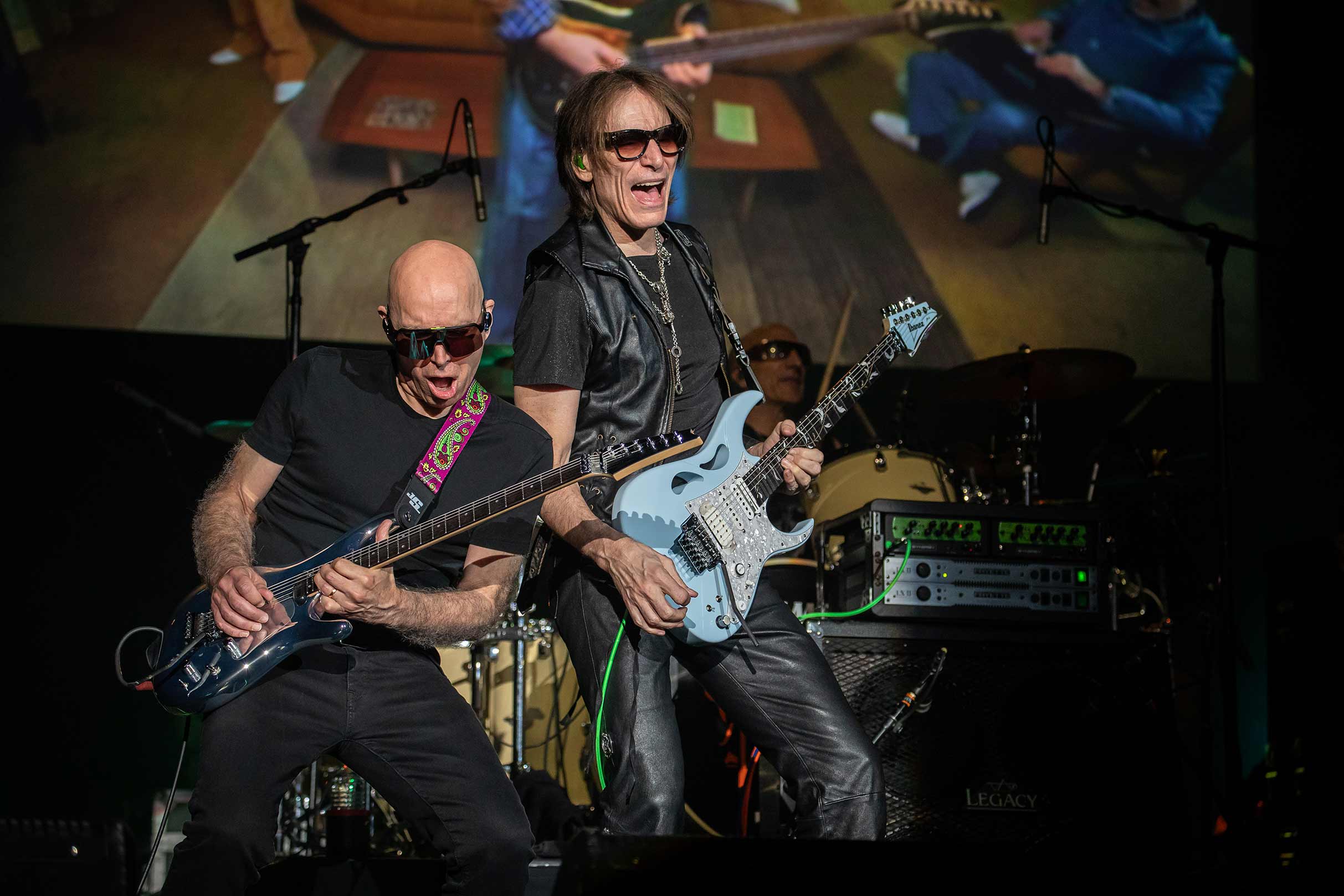 SatchVai Band featuring Joe Satriani and Steve Vai - Photo 2